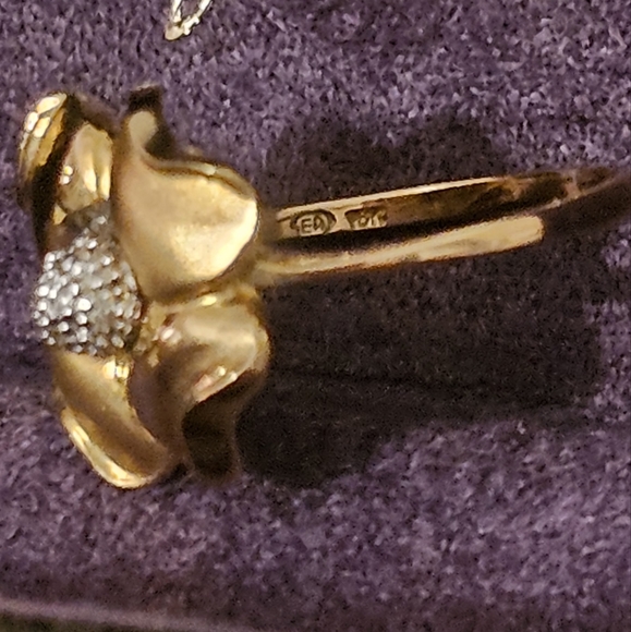 Sale⏰️18k Solid Gold-Italian Vintage flower Design w/centerDiamonds 6/6.5 - Picture 8 of 13